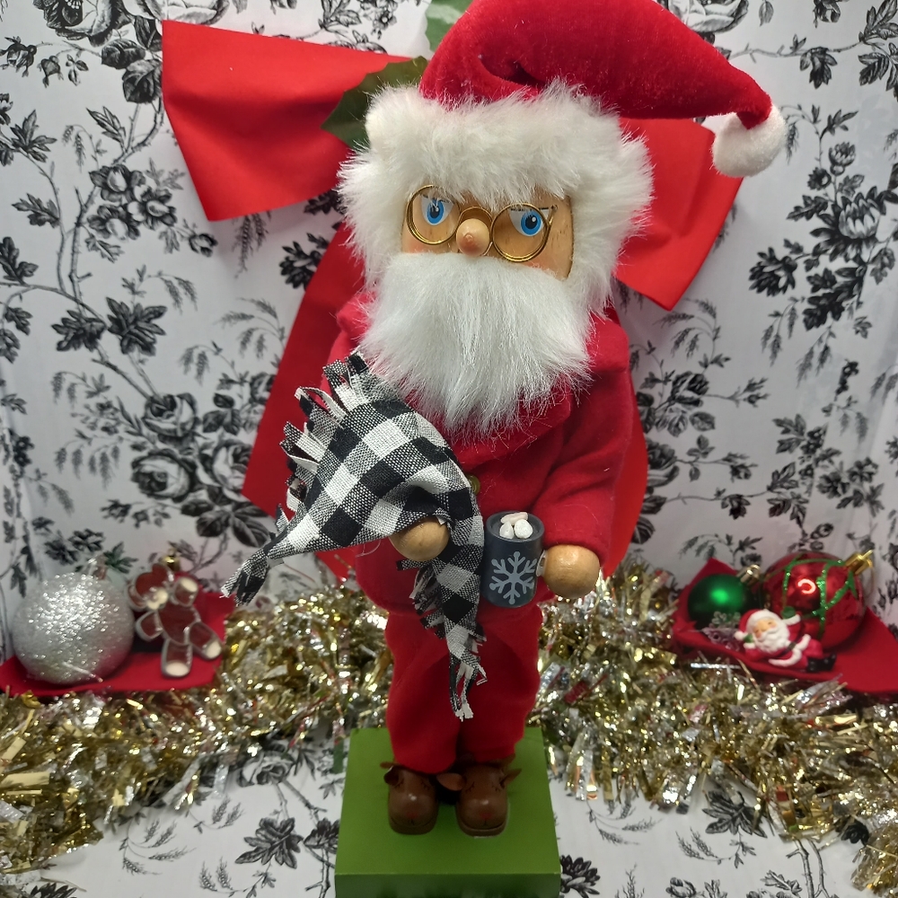 Santa Nutcracker.